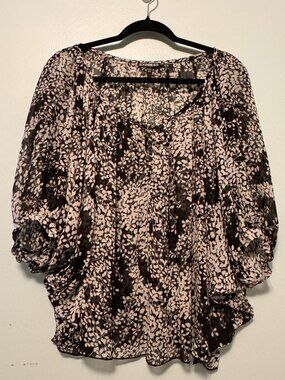 Express Sheer Chiffon Blouse – Black & White Abstract Print – Size XS - JK0478